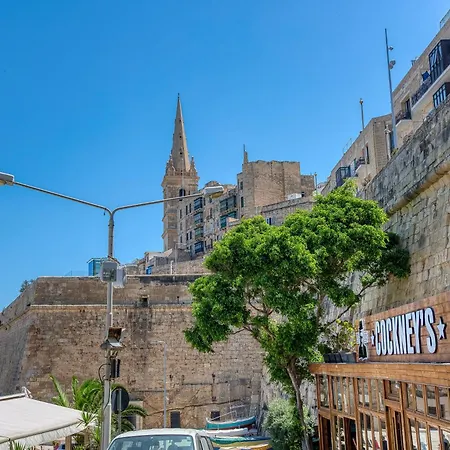 Stylish 1-bedroom In Unesco *